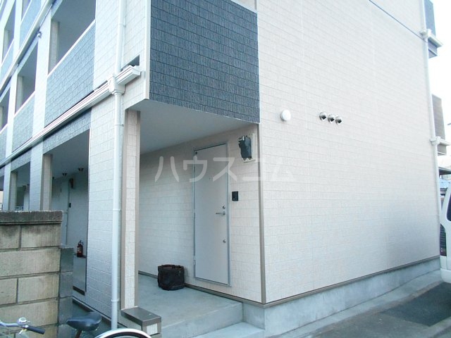 16/25 エントランス