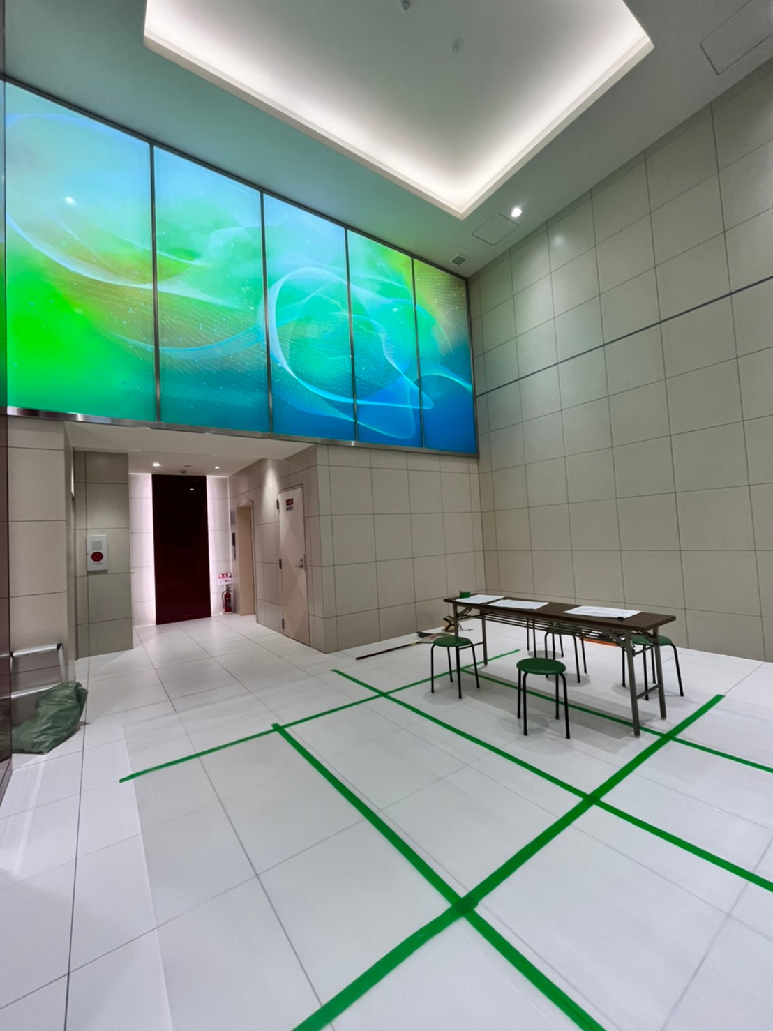 25/29 エントランス