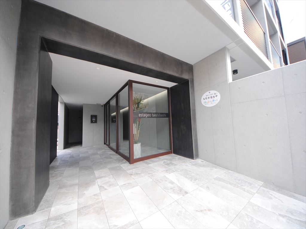 2/3 エントランス