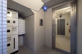 14/16 エントランス