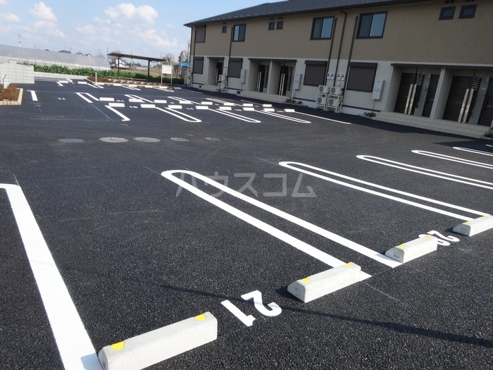 17/17 駐車場