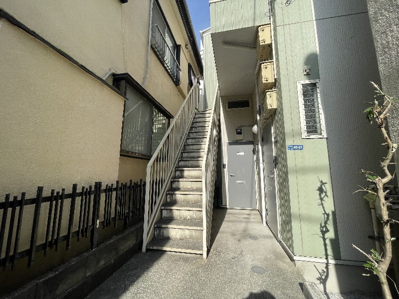 21/25 エントランス