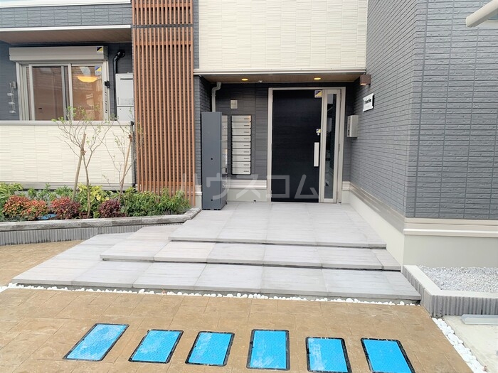 15/23 エントランス