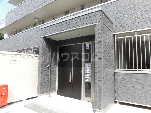 23/29 エントランス