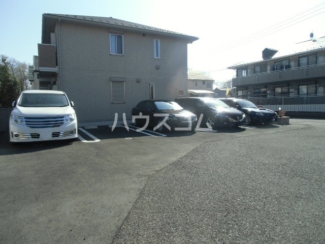 23/30 駐車場