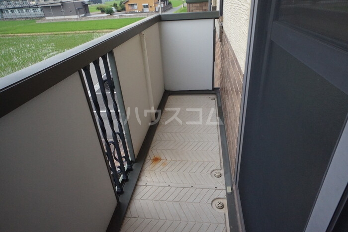 18/28 バルコニー