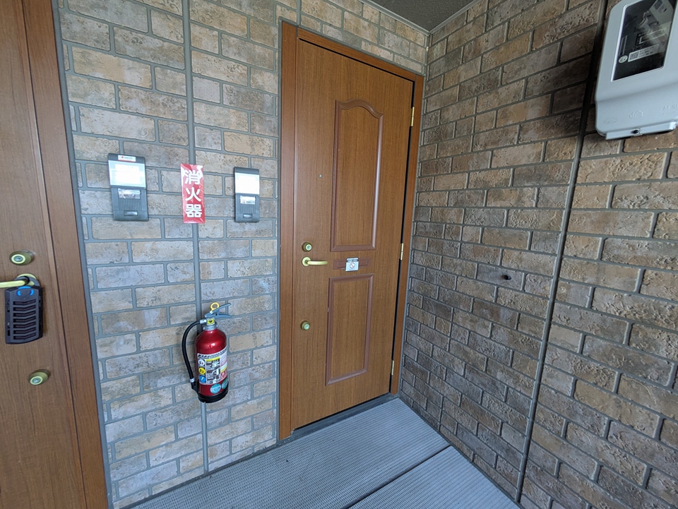 19/30 エントランス