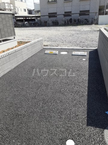 23/30 駐車場
