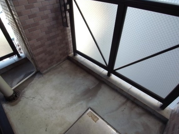 18/28 バルコニー