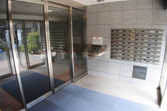 16/26 エントランス