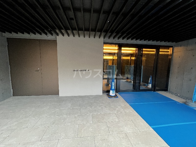 28/30 エントランス