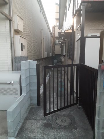 25/26 エントランス