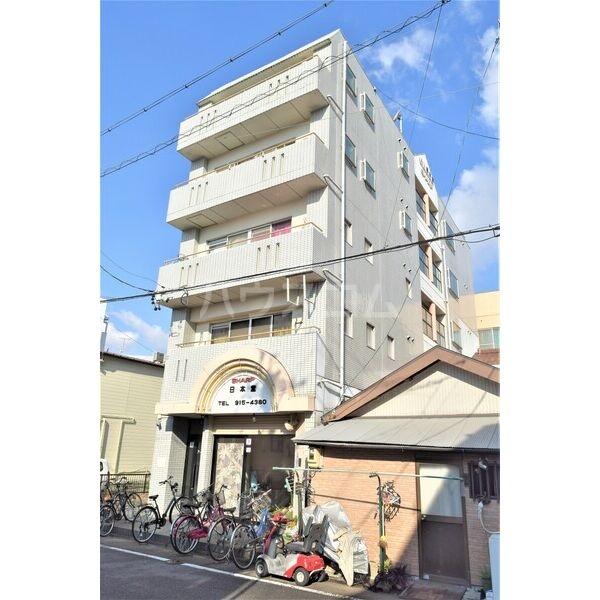 アークハウス中切の外観