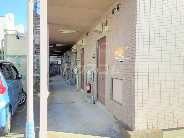 17/27 エントランス