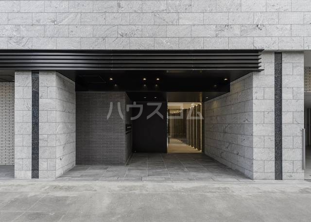 20/30 エントランス