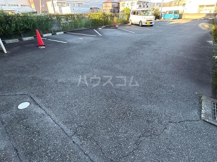 2/6 駐車場