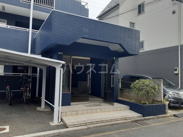 22/30 エントランス