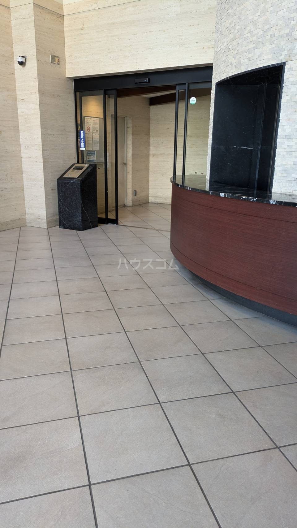 2/4 エントランス