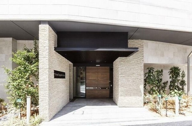 15/23 エントランス