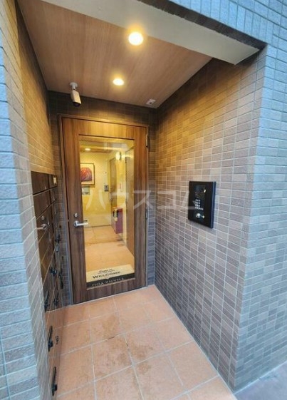 15/19 エントランス