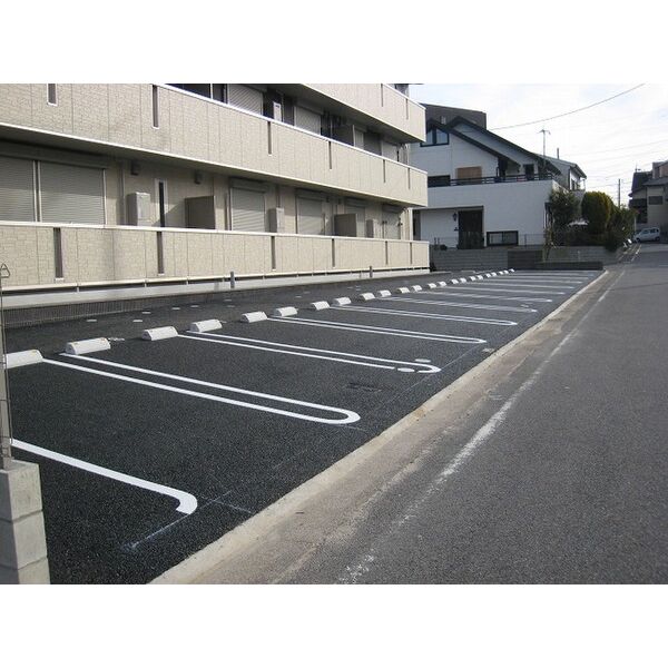 26/30 駐車場