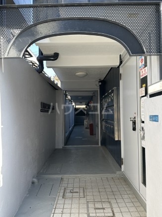 18/22 エントランス