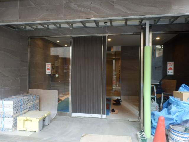 21/30 エントランス