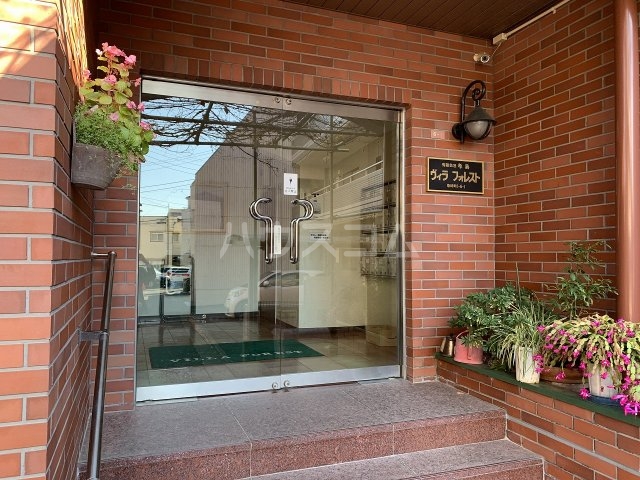 22/30 エントランス