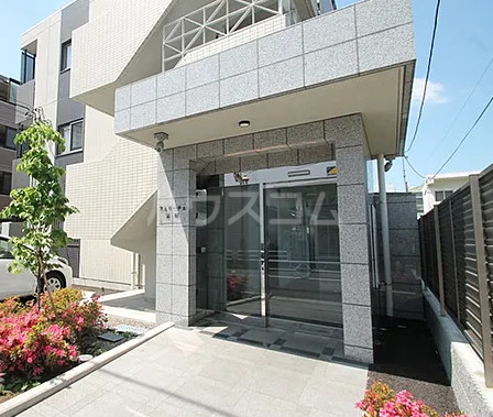 15/22 エントランス