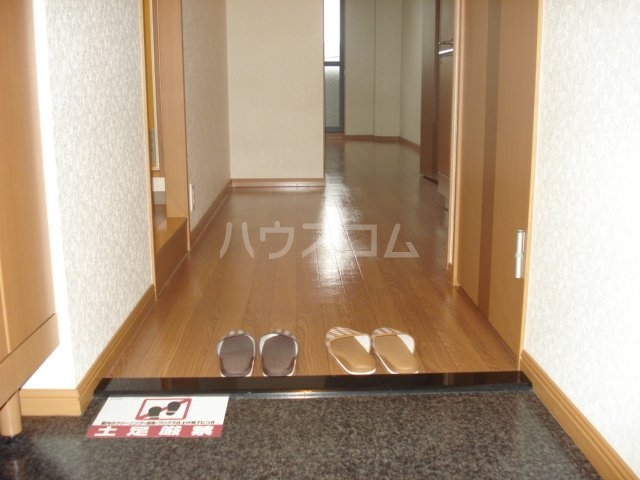 22/30 エントランス