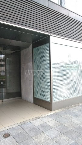 24/25 エントランス