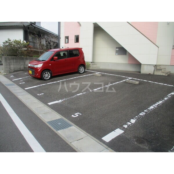 22/30 駐車場