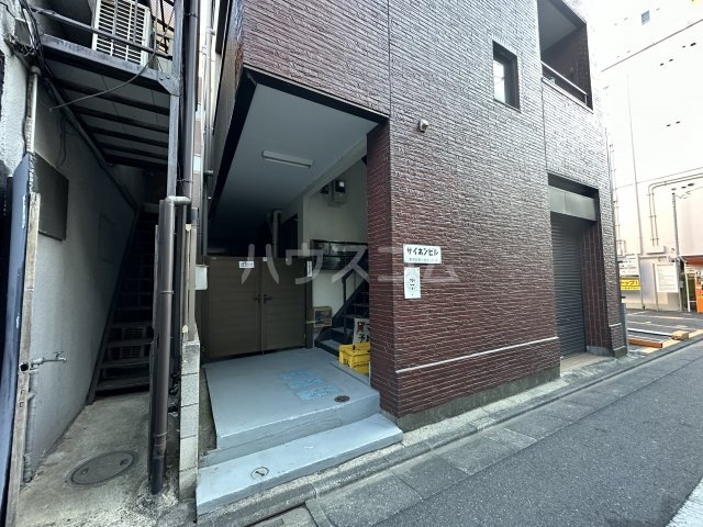 15/25 エントランス