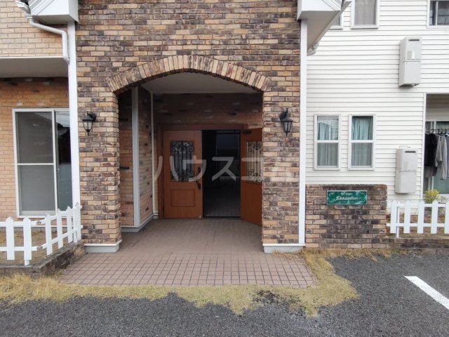 23/30 エントランス