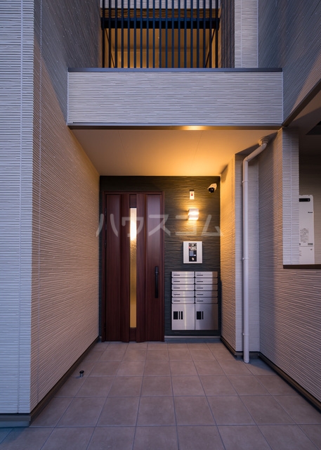 15/22 エントランス