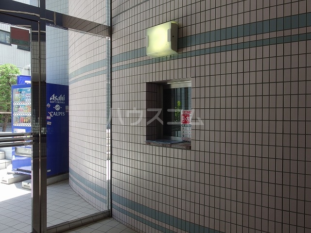 20/30 エントランス