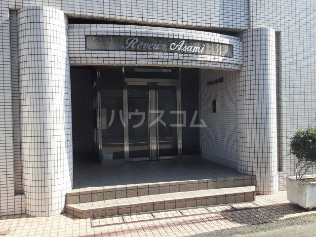 25/30 エントランス