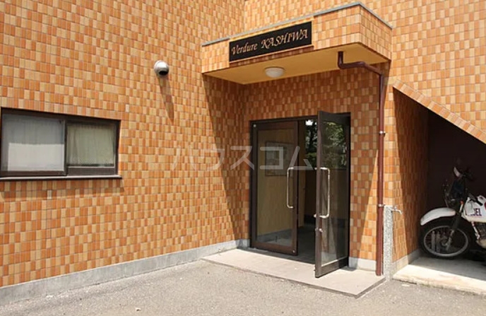 17/28 エントランス