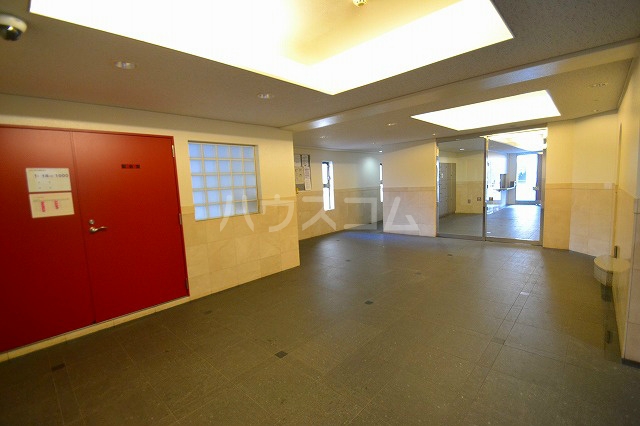 20/30 エントランス