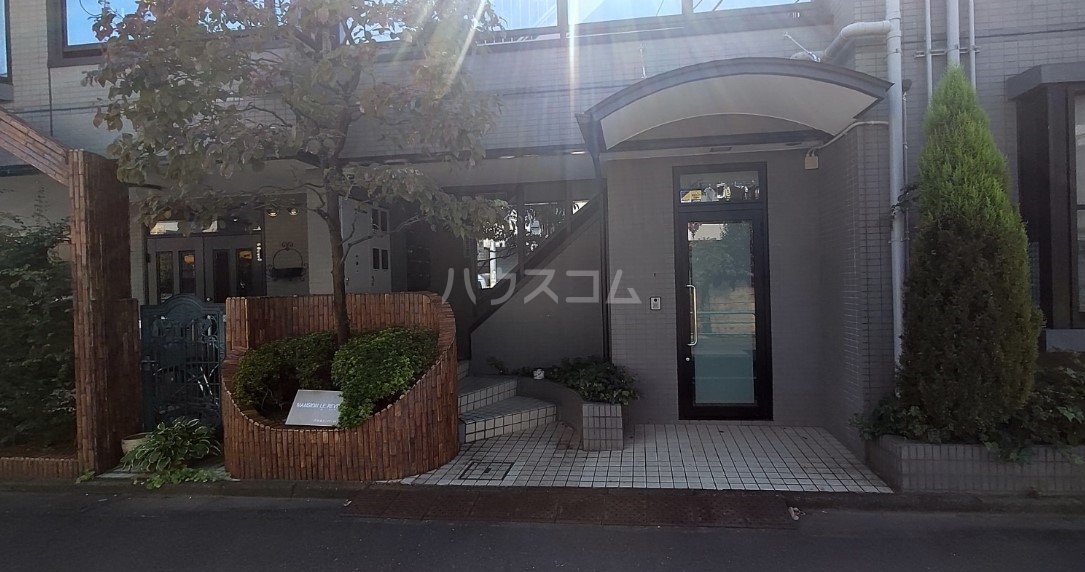 18/24 エントランス