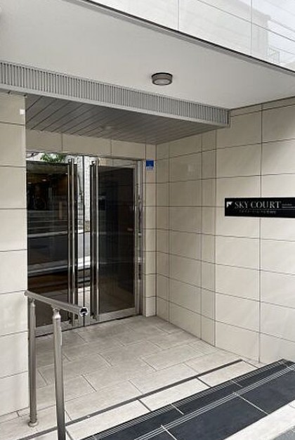 23/30 エントランス