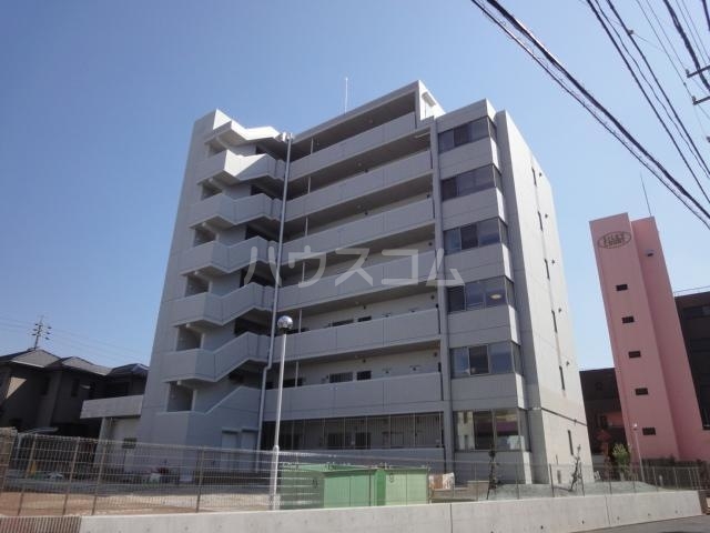 18/25 エントランス