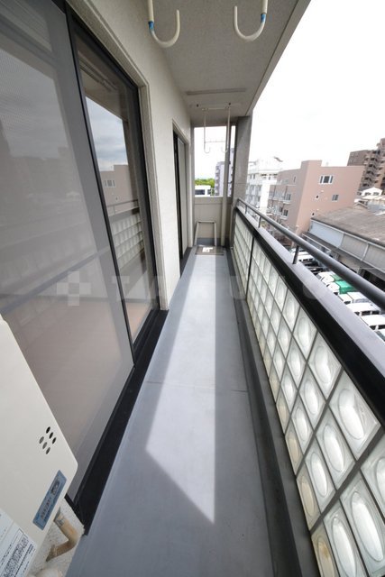 18/28 バルコニー