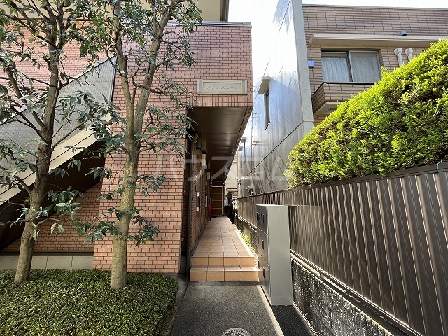 2/3 エントランス