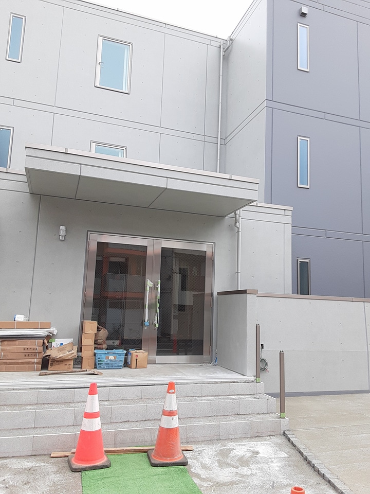 18/20 エントランス