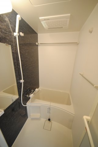 13/30 浴室