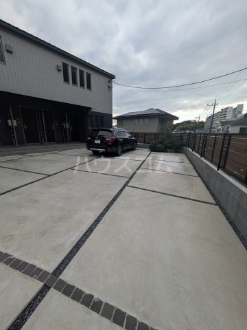 27/30 駐車場