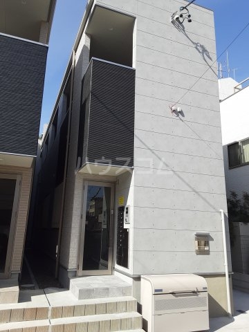 21/28 エントランス