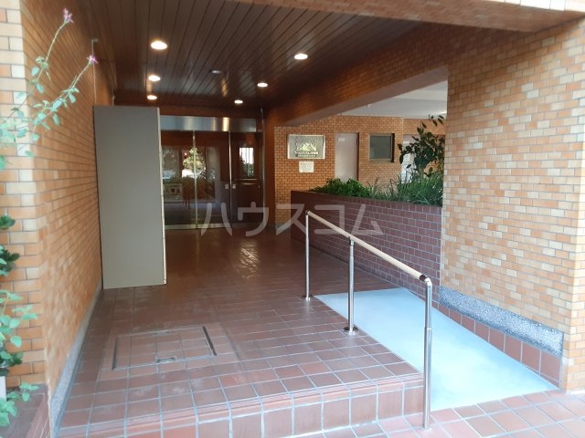 20/22 エントランス