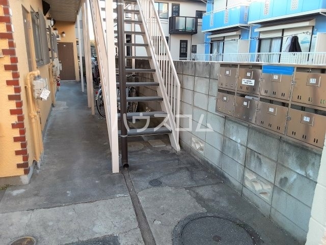 24/30 エントランス